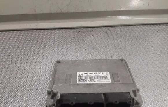 Skoda Fabia Mk2 (5J) Engine control unit/module 03E906023B 5WP4080804