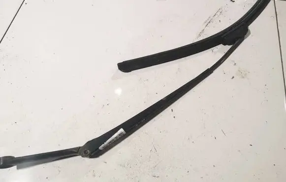 Audi A6 S6 C5 4B Front wiper blade arm 