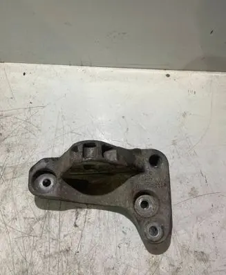 Volkswagen Transporter - Caravelle T5 Engine mounting bracket 7H0199207B