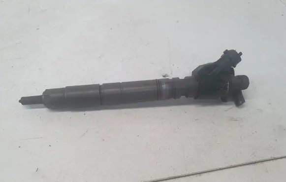 Volvo XC60 Fuel injector 31272690