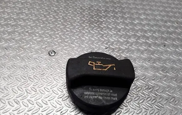 Volkswagen II LT Oil filler cap 06B103485B