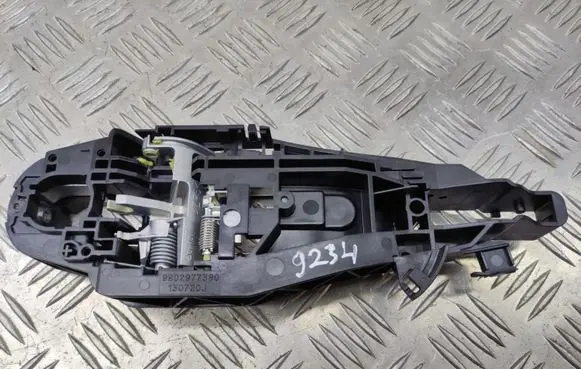 Rear door exterior handle/bracket
