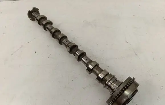 Hyundai Elantra VII Camshaft 243702M010 KPC2310859A