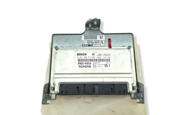 Toyota Corolla E120 E130 Engine control unit/module 8966102B10 89661-02B10 0261208518