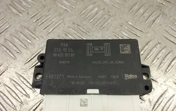 Opel Mokka X Parking PDC control unit/module 9842516380