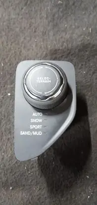 Jeep Cherokee Suspension ride height/mode switch P68358017AA