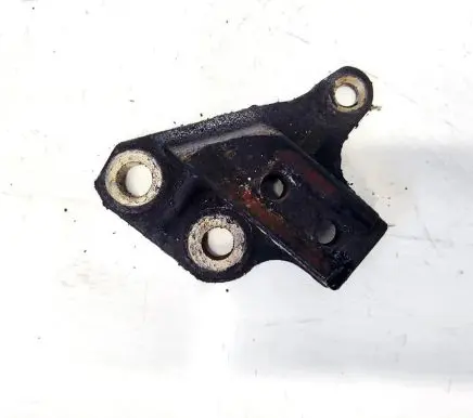 Volvo V70 Engine mounting bracket 8683931
