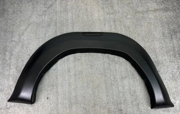 Toyota Hilux VIII Rear arch trim PC403-0K01A L887