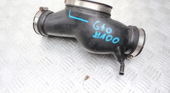 Mitsubishi 3000 GT Turbo air intake inlet pipe/hose MD161260