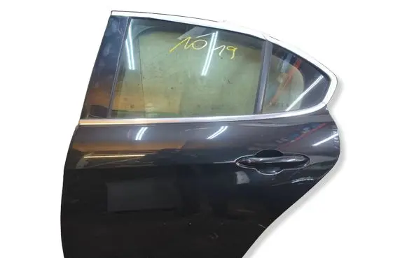 Alfa Romeo Giulia Rear door 