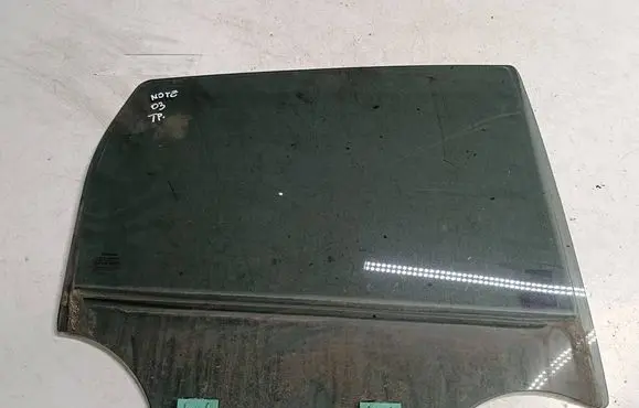 Nissan Note (E12) Rear door window glass