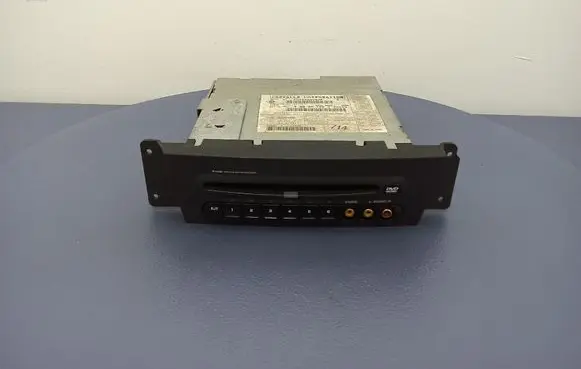 Chrysler Pacifica Radio/CD/DVD/GPS head unit P04685908AF