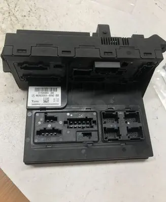 Mercedes-Benz E W211 Fuse module 2115453801