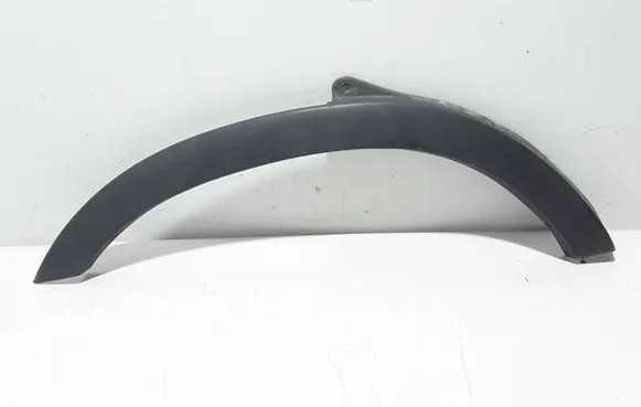 Fender trim (molding)