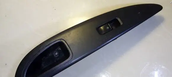 Nissan Primera Electric window control switch 80950AV700