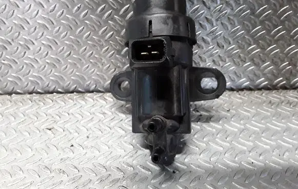 Renault Espace III Vacuum valve 