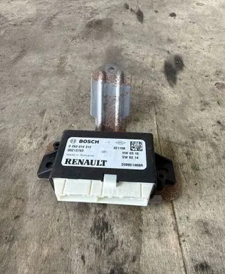 Nissan NV400 Parking PDC control unit/module 259901468R NW0316