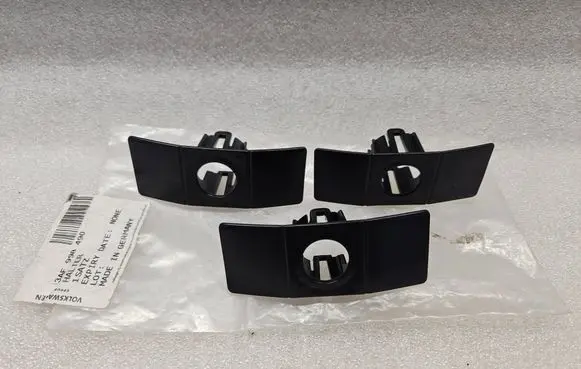 Volkswagen PASSAT B7 Rear parking sensor holder (PDC) 3AF998490 3AF919492