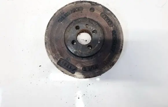 Volkswagen Golf III Crankshaft pulley 028105255F