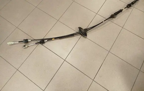 Hyundai i30 Gear shift cable linkage 