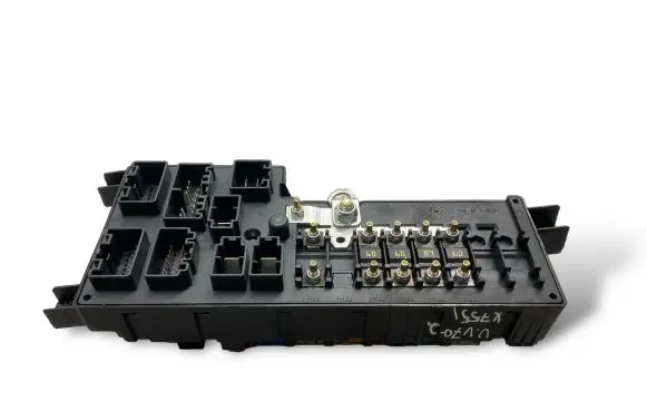 Volvo V70 Fuse box set 518322326 8637841 020323101832