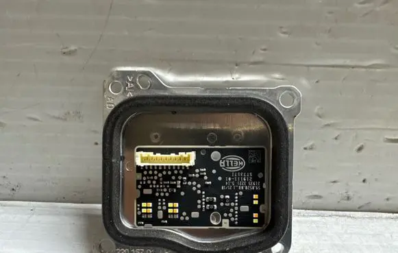 Volvo V60 Xenon control unit/module 22015701