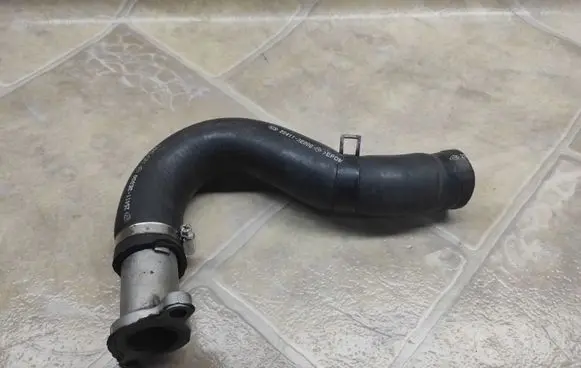 KIA Sorento Engine coolant pipe/hose 254113E000