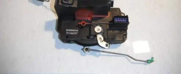 Renault Trafic II (X83) Front door lock 8200008246 91166237