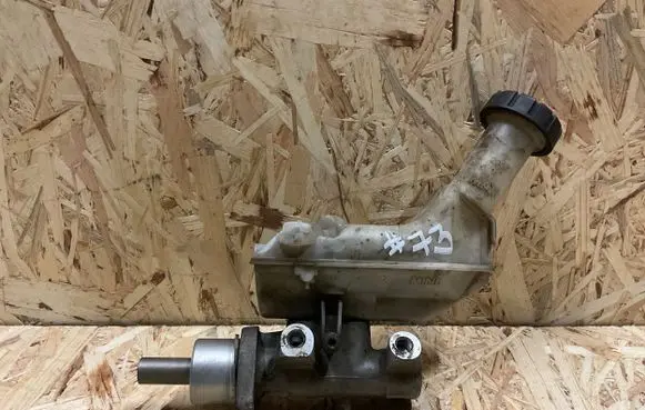 Nissan Note (E11) Master brake cylinder