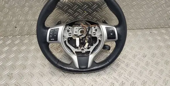 Toyota Verso-S Steering wheel 