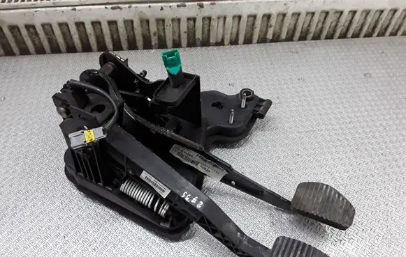 Citroen C5 Pedal assembly 9654751280