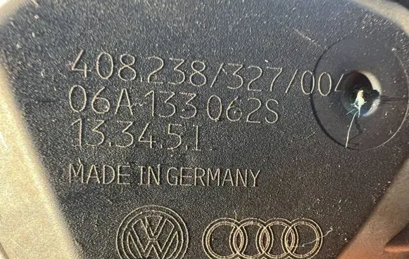 Volkswagen Golf IV Throttle valve 06A133062S 133451