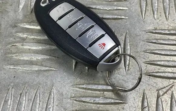 Infiniti QX80 Ignition key/card 