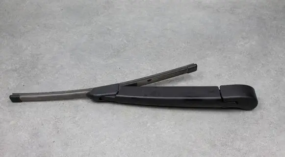Hyundai i30 Rear wiper blade arm