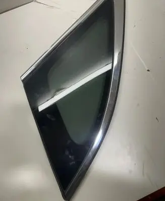KIA Sorento Rear side window