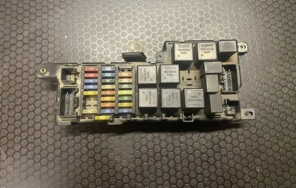 Volvo S80 Fuse module 9494207 51323001
