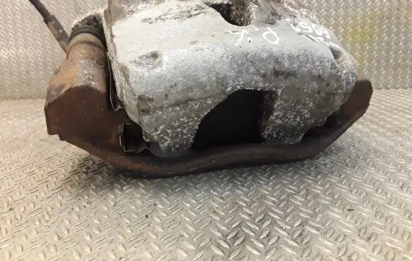 Mercedes-Benz E W211 Front brake caliper