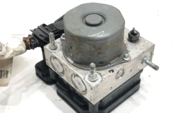 Mercedes-Benz B W246 W242 ABS Pump A0084317512