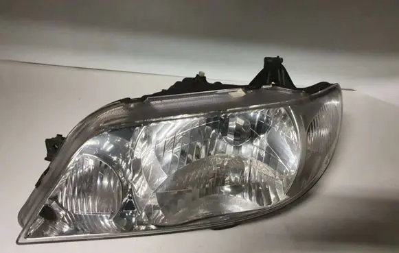 Mazda 323 Headlight/headlamp