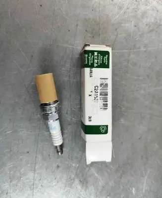 Jaguar XJ X350 Spark plug c2a1535 AJ84575 C2A1535