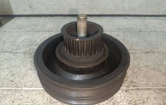 Audi A6 S6 C5 4B Crankshaft pulley 059105251M