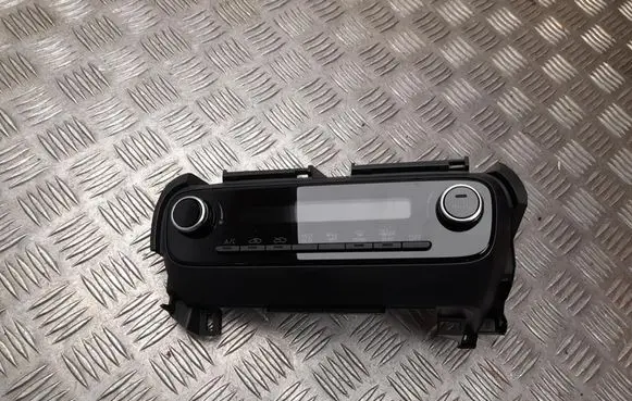 Toyota Yaris XP210 Climate control unit 559000DP60