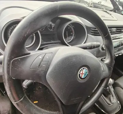 Alfa Romeo Giulietta Steering wheel