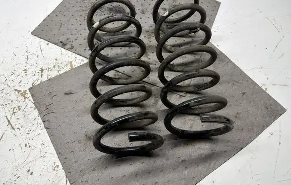 Volvo XC70 Rear coil spring 
