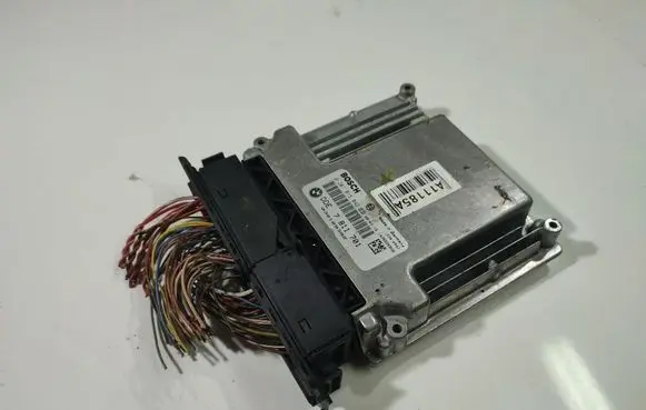 BMW 3 E90 E91 Engine control unit/module 0281015042