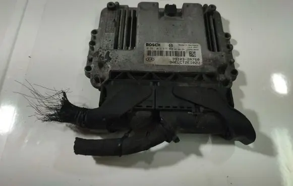 KIA Ceed Engine control unit/module 0281013875