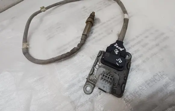 Peugeot 3008 II Lambda probe sensor 9817308880