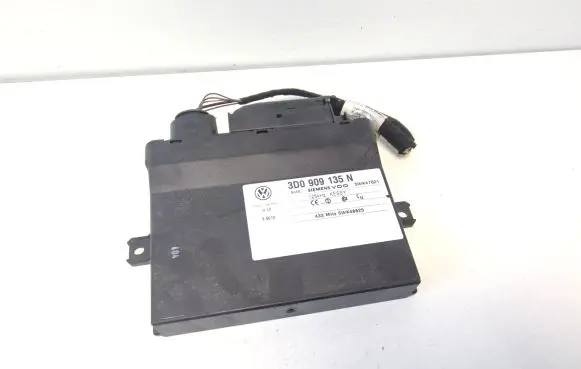 Volkswagen Touareg I Door central lock control unit/module 3D0909135N