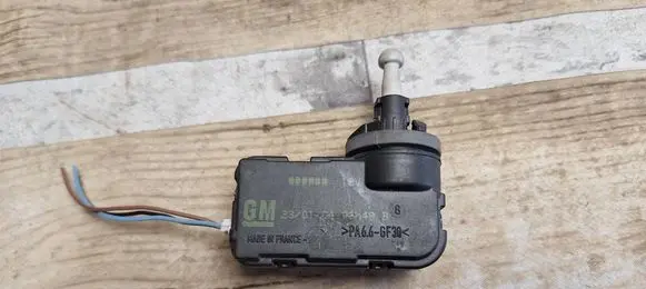 Headlight level adjustment motor