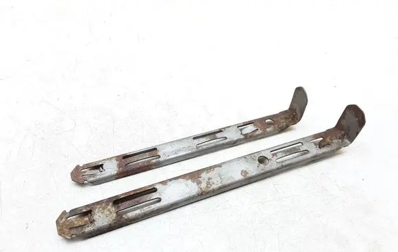 Volvo XC90 Headlight/headlamp mounting bracket 8637181 8637182